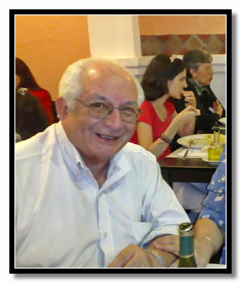 Entre los profesionales propuestos, fue distinguido , por sus valores ticos y compromiso con el ser humano, el Dr. Franklin Moyano quien fuera Docente de la Facultad.